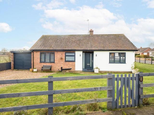3 bedroom detached bungalow for sale