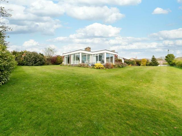 4 bedroom detached bungalow for sale