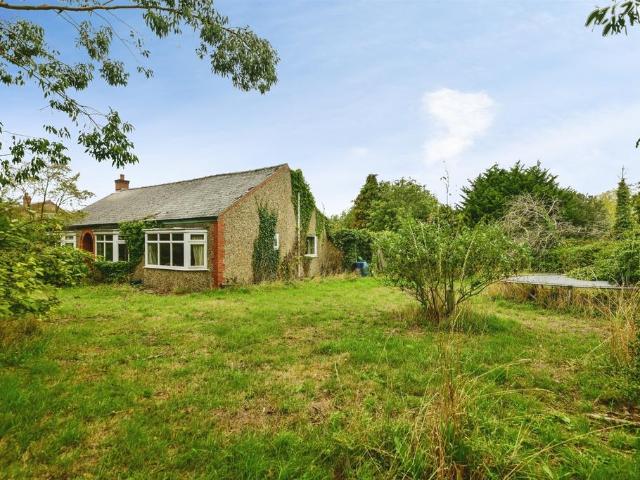 3 bedroom detached bungalow for sale