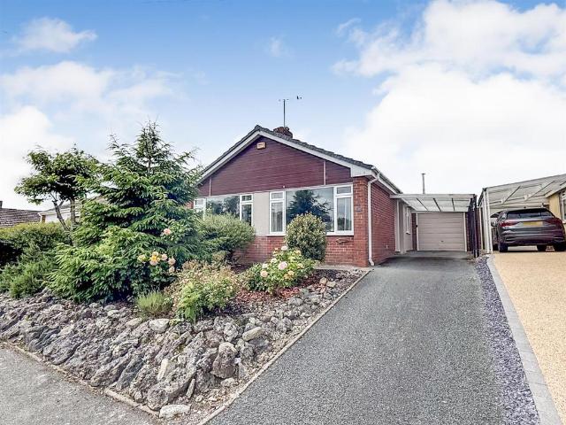 3 bedroom detached bungalow for sale