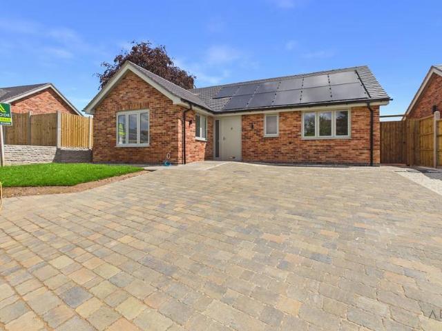 3 bedroom detached bungalow for sale
