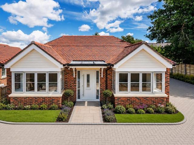 3 bedroom detached bungalow for sale