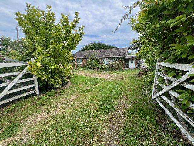 3 bedroom detached bungalow for sale
