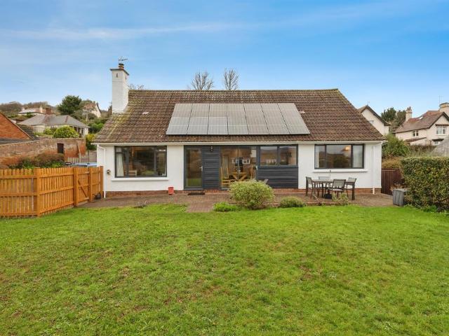 3 bedroom detached bungalow for sale