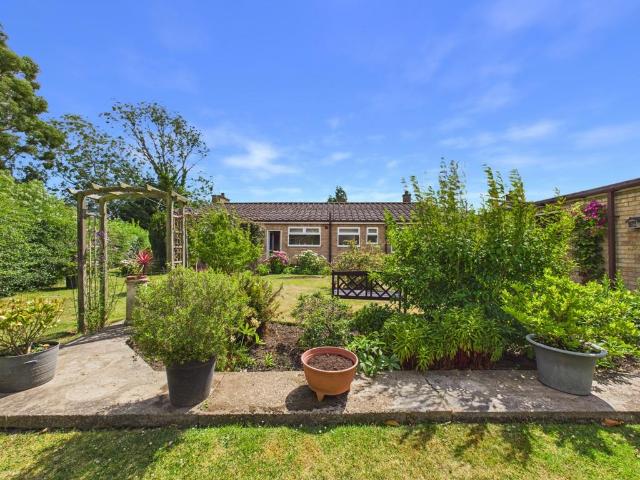 3 bedroom detached bungalow for sale