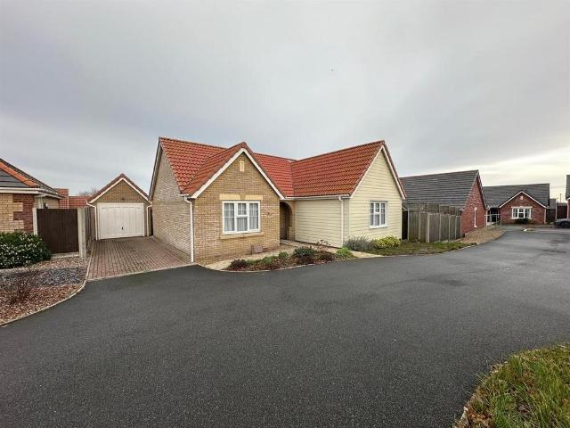 3 bedroom detached bungalow for sale