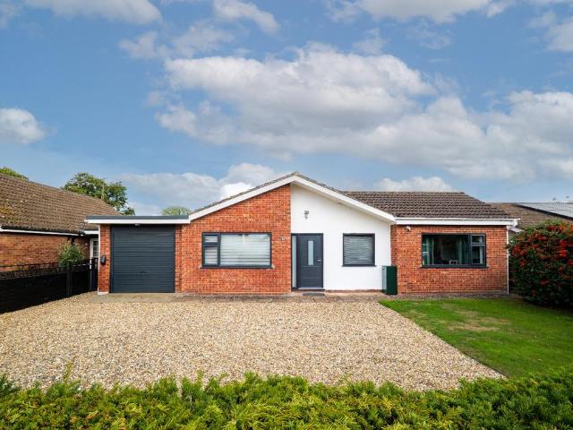 3 bedroom detached bungalow for sale