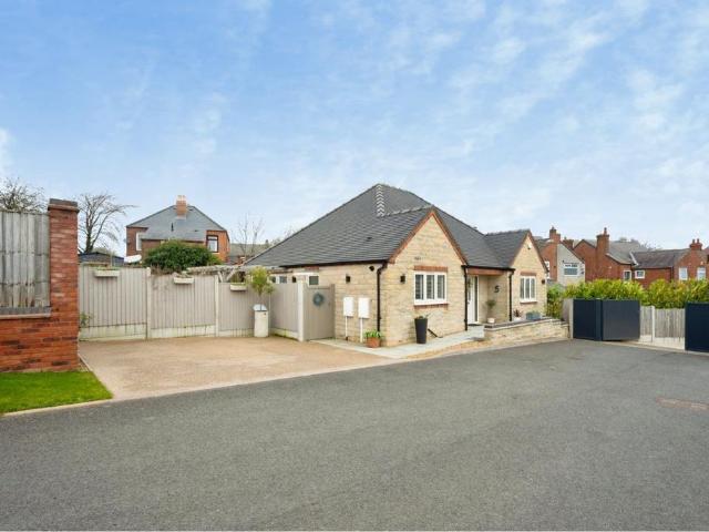 3 bedroom detached bungalow for sale