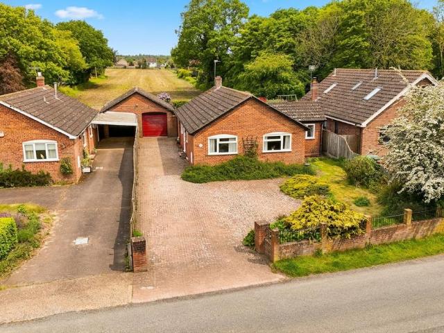 3 bedroom detached bungalow for sale