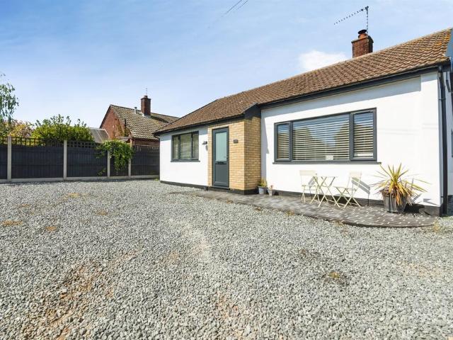 3 bedroom detached bungalow for sale