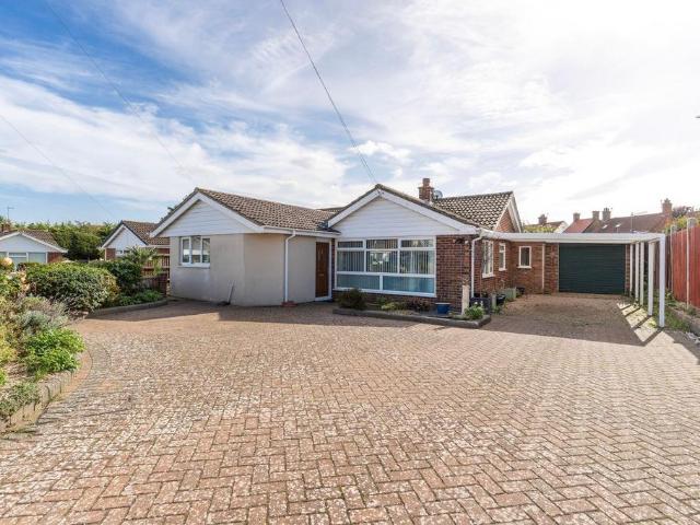 3 bedroom detached bungalow for sale