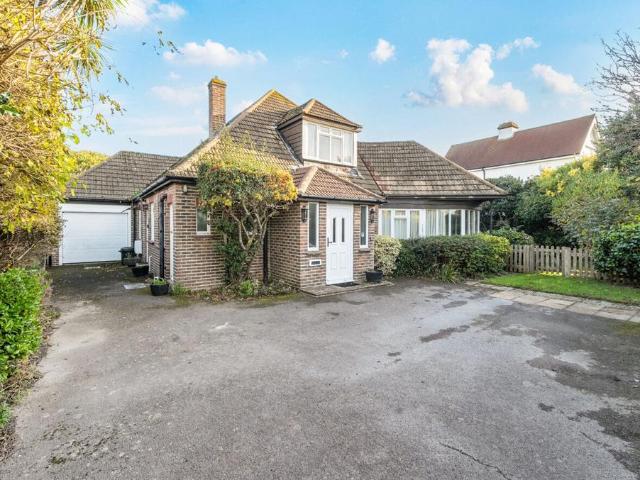 4 bedroom detached bungalow for sale