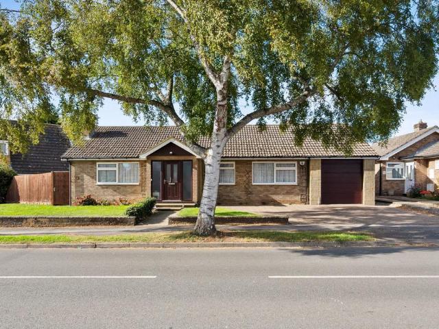 3 bedroom detached bungalow for sale
