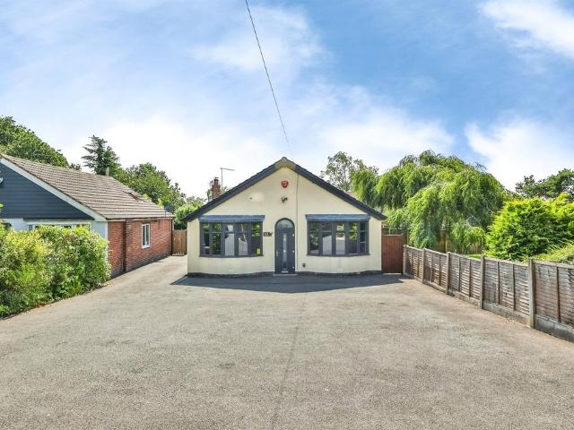 3 bedroom detached bungalow for sale