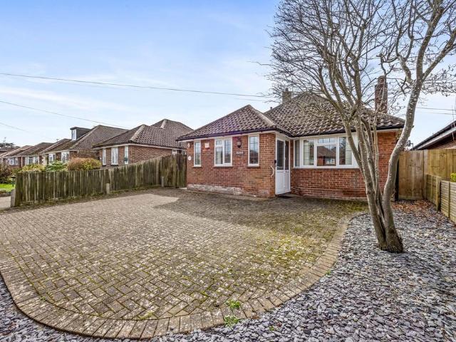 3 bedroom detached bungalow for sale