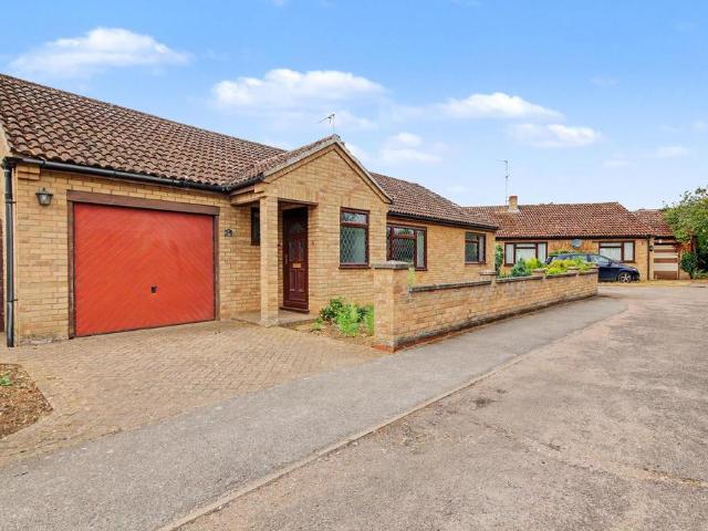 3 bedroom detached bungalow for sale