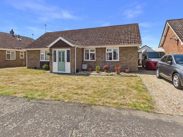 3 bedroom detached bungalow for sale