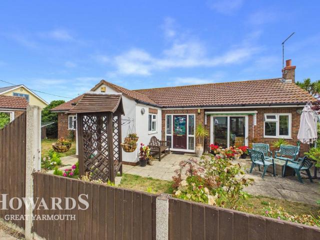 3 bedroom detached bungalow for sale