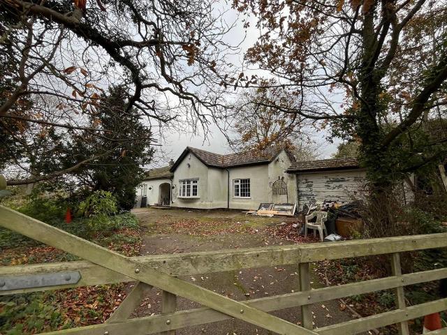 3 bedroom detached bungalow for sale