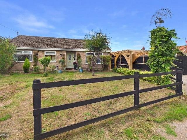 3 bedroom detached bungalow for sale