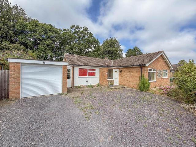 3 bedroom detached bungalow for sale