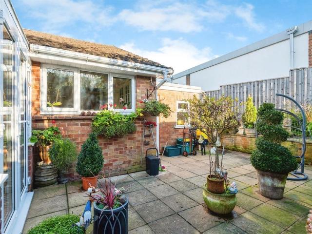 3 bedroom detached bungalow for sale
