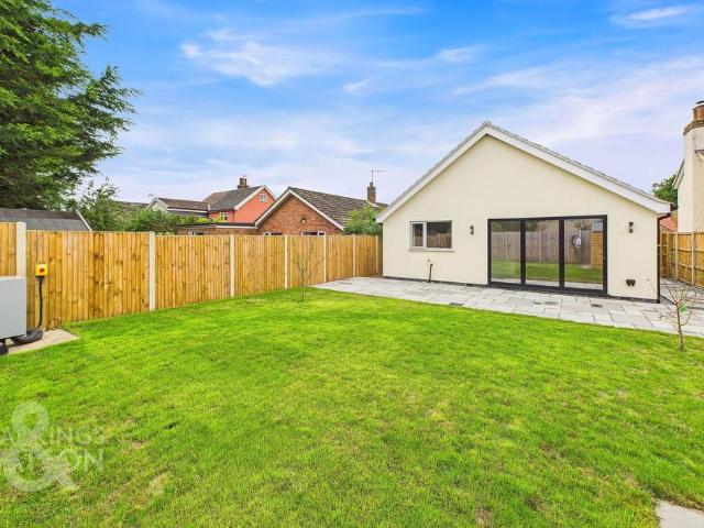 3 bedroom detached bungalow for sale