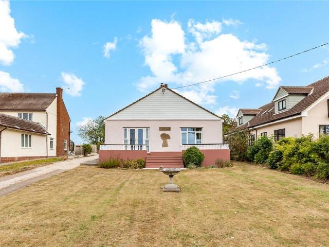3 bedroom detached bungalow for sale