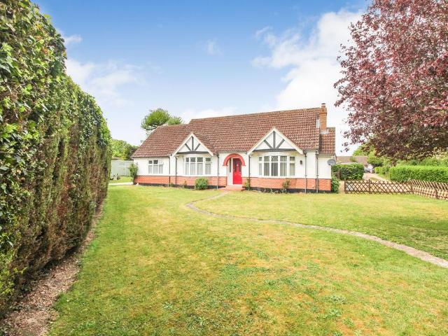 3 bedroom detached bungalow for sale