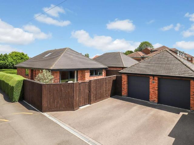 3 bedroom detached bungalow for sale