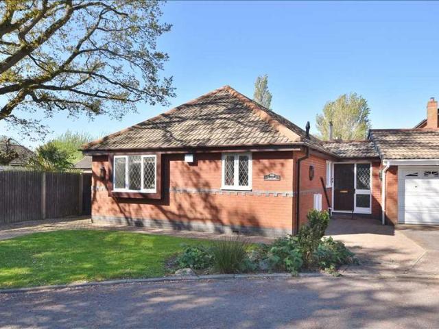 3 bedroom detached bungalow for sale