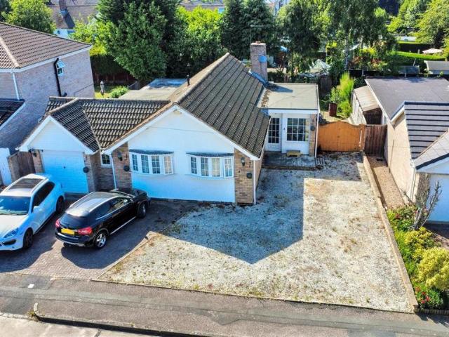 3 bedroom detached bungalow for sale