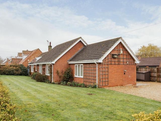 3 bedroom detached bungalow for sale