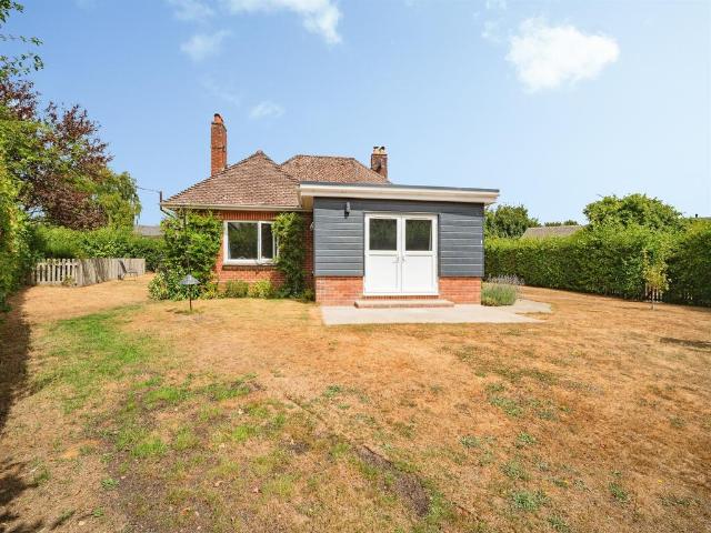 3 bedroom detached bungalow for sale
