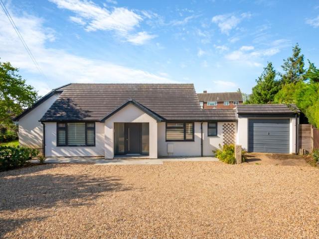 3 bedroom detached bungalow for sale
