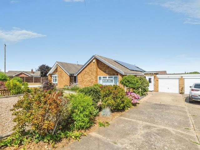 3 bedroom detached bungalow for sale