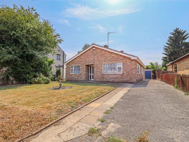 3 bedroom detached bungalow for sale