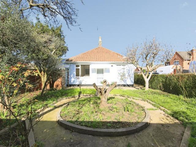 3 bedroom detached bungalow for sale