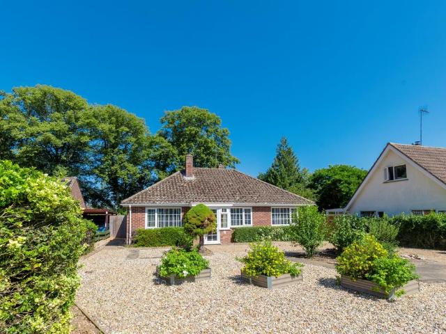 3 bedroom detached bungalow for sale