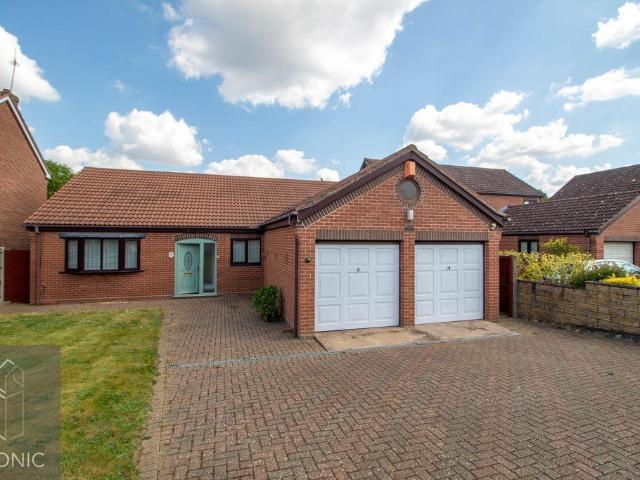 3 bedroom detached bungalow for sale