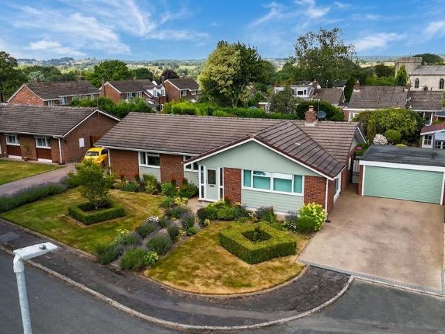 3 bedroom detached bungalow for sale
