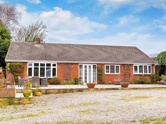 3 bedroom detached bungalow for sale