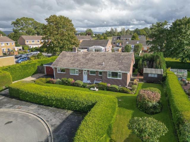 3 bedroom detached bungalow for sale