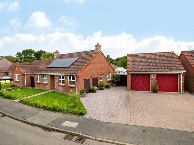 3 bedroom detached bungalow for sale