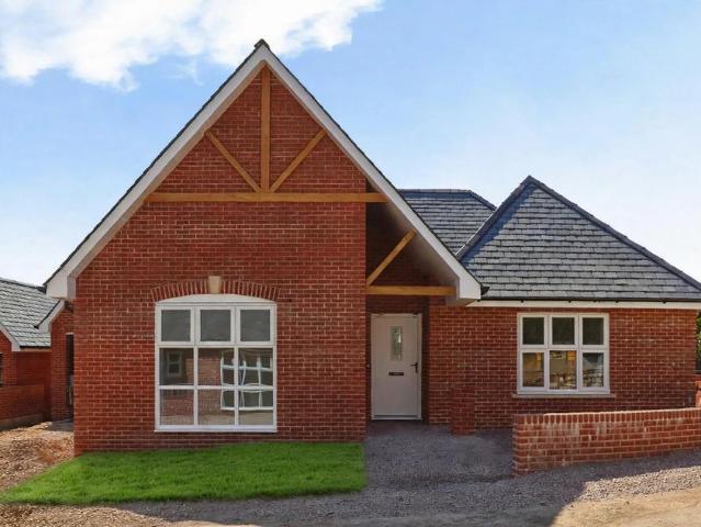 3 bedroom detached bungalow for sale