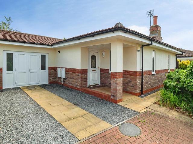 3 bedroom detached bungalow for sale