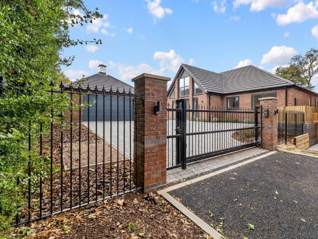 3 bedroom detached bungalow for sale
