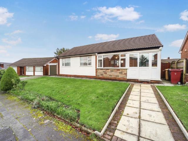 3 bedroom detached bungalow for sale