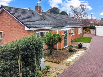 3 bedroom detached bungalow for sale