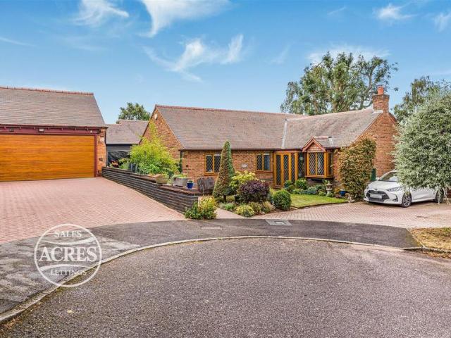 3 bedroom detached bungalow for sale